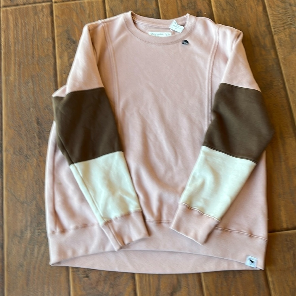 NEW Abercrombie & Fitch Sweatshirt - Size 15/16